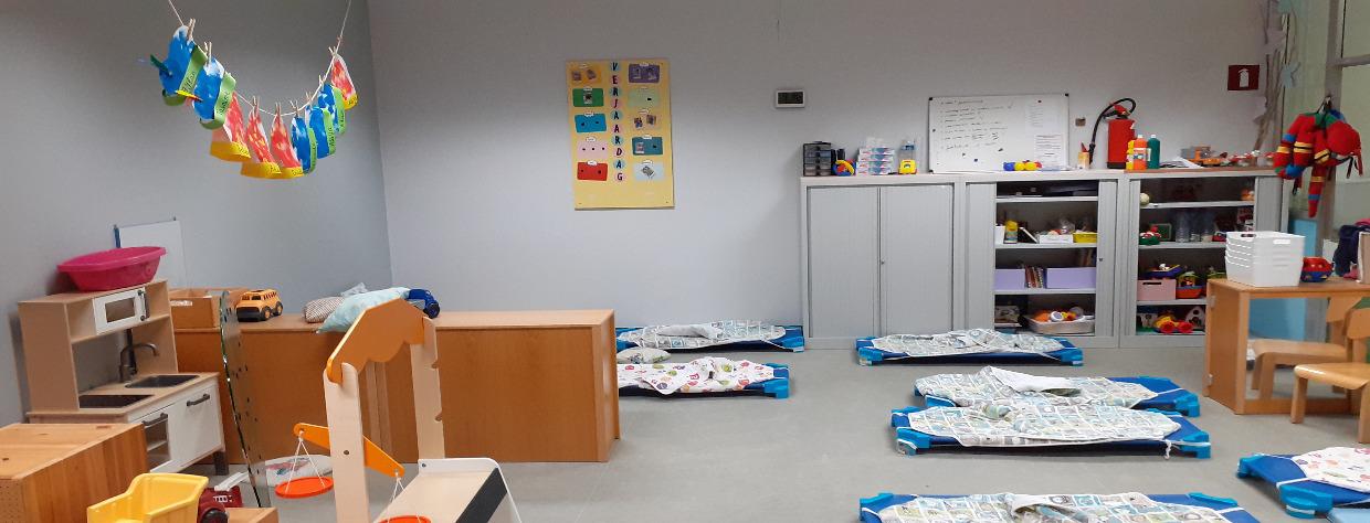 Dortoir et cuisine en jouet