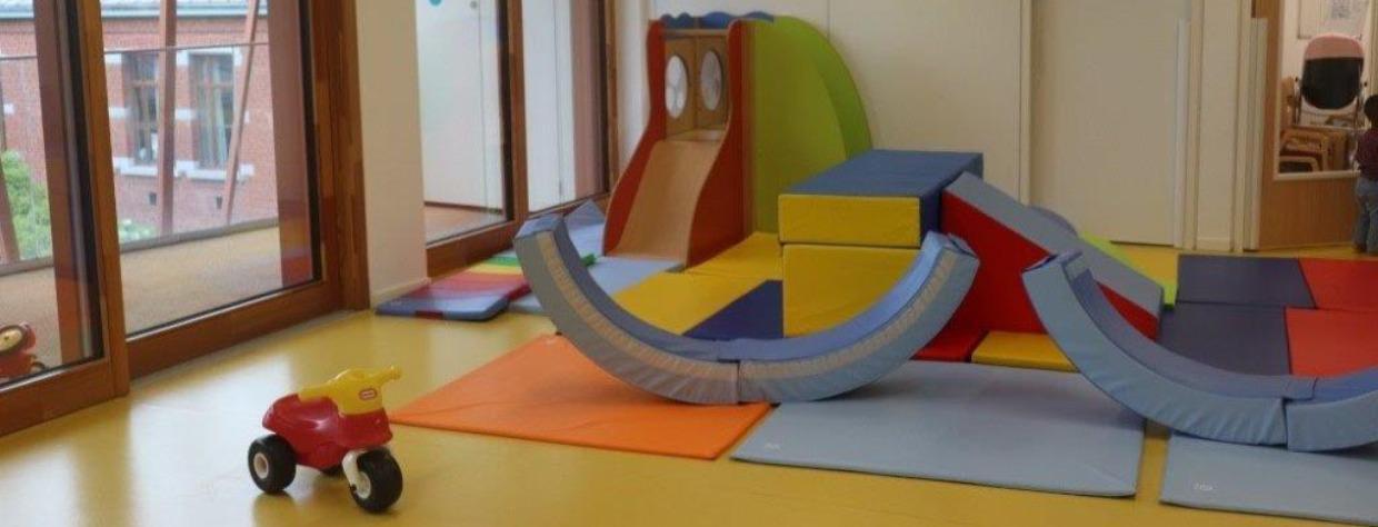 Tobogan , tapis et tricycle